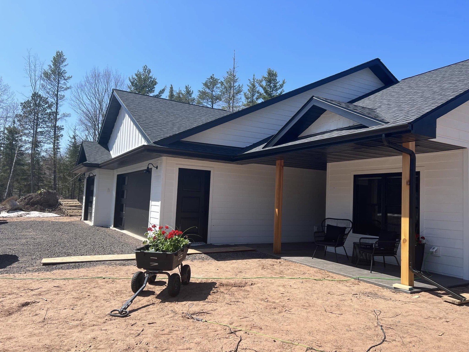 Long seamless gutter run with no splice seams